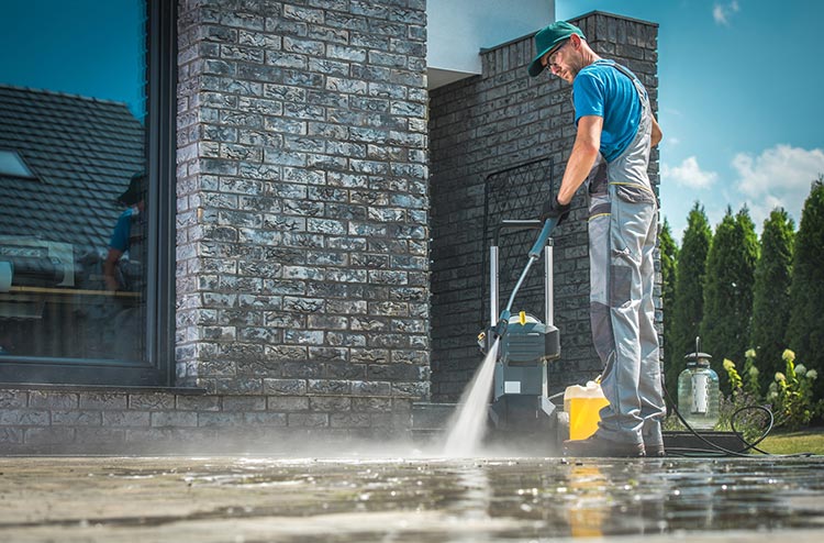 5 Benefits of Professional Pressure Washing for Your Home